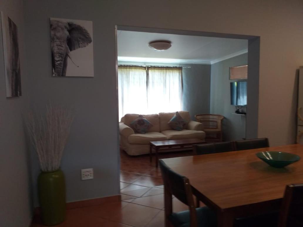 Selati 103 Guest Cottages Malalane Extérieur photo