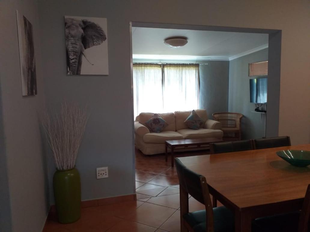 Selati 103 Guest Cottages Malalane Extérieur photo